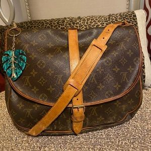 Louis Vuitton Saumur 35